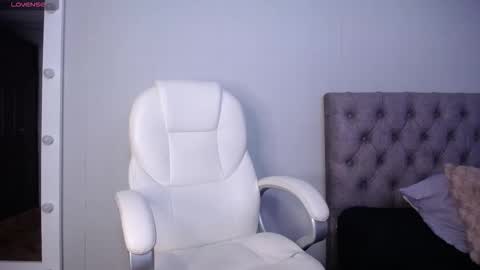 Snapshot of litle_lola chatting on September 20, 2025, 8:37 am LOLA online show from September 20, 2025, 8:37 am