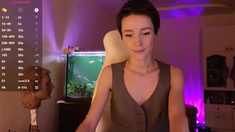 Snapshot of litllle_alis_a chatting on November 26, 2025, 2:18 pm Alisa online show from November 26, 2025, 2:18 pm