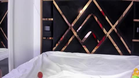 Ashley online show from October 22, 2025, 7:02 pm