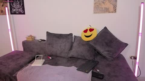 little__ammy online show from April 21, 2026, 12:23 am