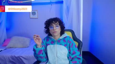 Snapshot of little__amy_ chatting on December 21, 2024, 9:04 pm AMY online show from December 21, 2024, 9:04 pm