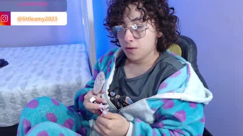 Snapshot of little__amy_ chatting on January 22, 2025, 9:02 am AMY online show from January 22, 2025, 9:02 am