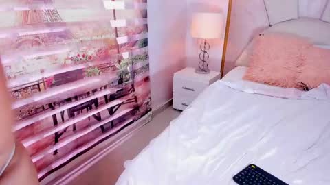 Snapshot of little__doll18 chatting on May 8, 2026, 9:31 pm little__doll18 online show from May 8, 2026, 9:31 pm