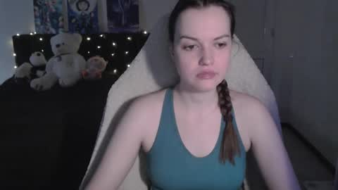 little__flowers online show from December 19, 2025, 8:21 am