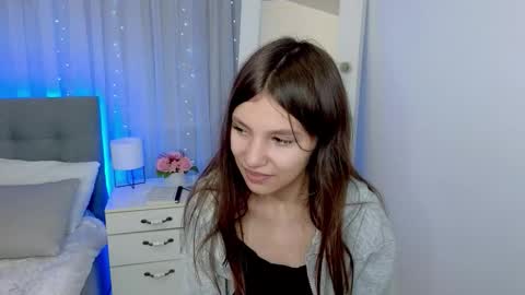    online show from November 13, 2025, 12:04 pm