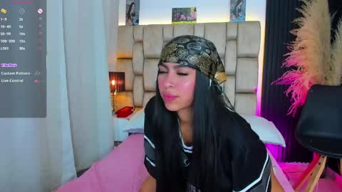 Sophie ---- connected from 1400 to 2100 Colombia time online show from May 12, 2026, 8:06 pm