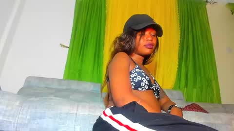 Snapshot of little_africa chatting on February 4, 2025, 5:23 pm little_africa online show from February 4, 2025, 5:23 pm