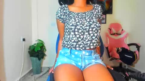 Snapshot of little_africa chatting on March 4, 2025, 7:08 am little_africa online show from March 4, 2025, 7:08 am