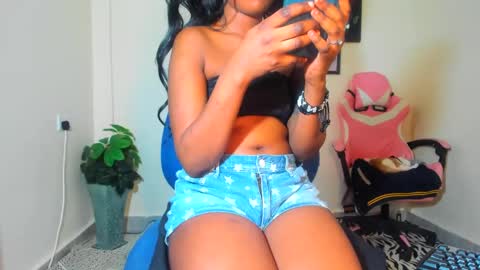 Snapshot of little_africa chatting on March 4, 2025, 10:24 am little_africa online show from March 4, 2025, 10:24 am