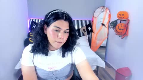 Snapshot of little_alli chatting on October 29, 2025, 8:32 pm L I T T L E A L L I online show from October 29, 2025, 8:32 pm