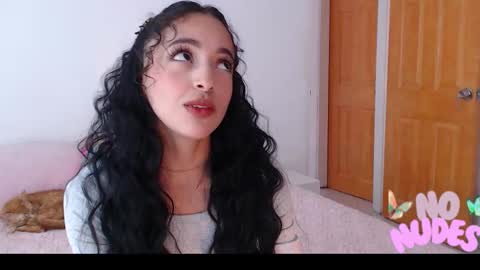 Snapshot of little_angelito2 chatting on January 18, 2026, 8:01 pm TU ANGELITO online show from January 18, 2026, 8:01 pm