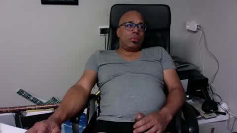 Snapshot of little_buddha chatting on January 1, 2025, 8:26 pm Pure Black Power online show from January 1, 2025, 8:26 pm