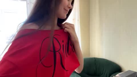 Snapshot of little_ieity chatting on November 11, 2025, 2:22 am Viiola online show from November 11, 2025, 2:22 am