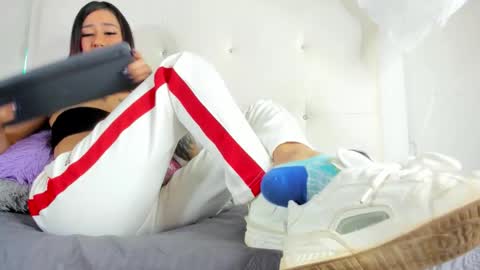   online show from October 25, 2025, 1:51 pm