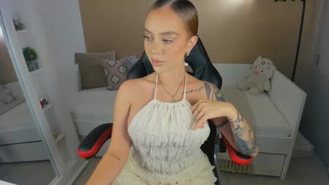 Snapshot of little_kitty4 chatting on October 27, 2025, 10:47 pm little_kitty4 online show from October 27, 2025, 10:47 pm