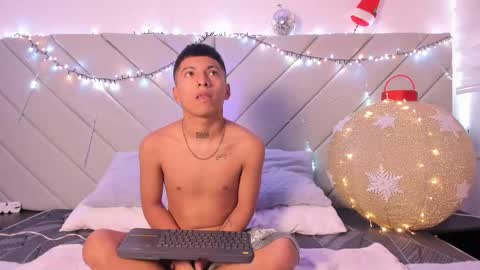 little_kris1 online show from November 21, 2025, 12:26 pm