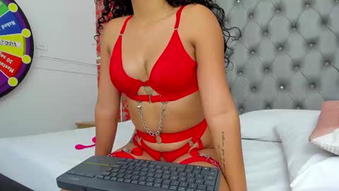 little_lilith_apple online show from February 12, 2025, 10:04 pm