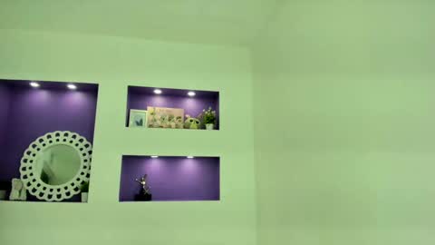 little_lilith_apple online show from September 9, 2025, 10:59 am