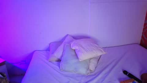 little_lilith_apple online show from October 11, 2025, 11:09 am