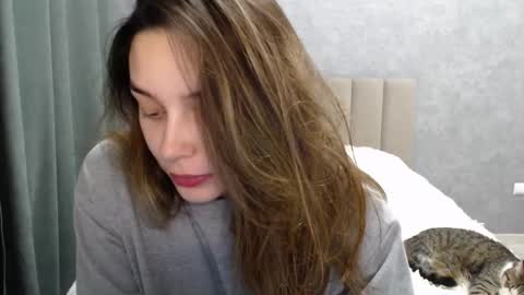 Snapshot of little_mia__ chatting on February 4, 2025, 7:55 pm Mia Im online every day 1530 PM in New York 2030 PM in London online show from February 4, 2025, 7:55 pm
