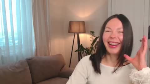 Nicole online show from January 6, 2026, 9:13 am