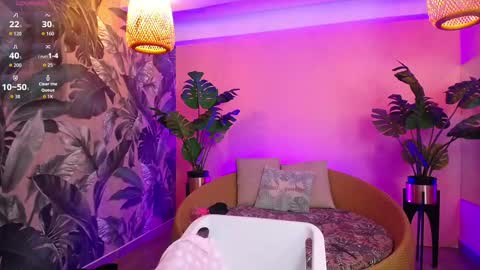 Snapshot of little_paulette chatting on October 19, 2025, 1:12 pm Paulette online show from October 19, 2025, 1:12 pm