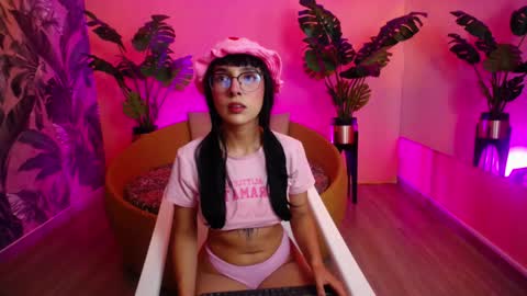 Snapshot of little_paulette chatting on October 28, 2025, 1:47 pm Paulette online show from October 28, 2025, 1:47 pm