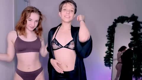 Snapshot of little_pretty_woman chatting on February 11, 2025, 7:38 pm little_pretty_woman online show from February 11, 2025, 7:38 pm