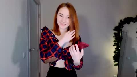 Snapshot of little_pretty_woman chatting on February 19, 2025, 10:09 pm little_pretty_woman online show from February 19, 2025, 10:09 pm