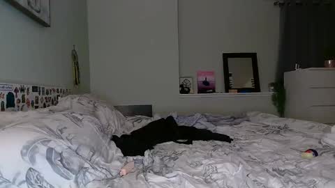 little redxx online show from February 2, 2025, 2:48 am