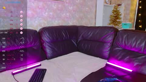 Snapshot of little_rockk chatting on November 30, 2025, 7:01 am little_rockk online show from November 30, 2025, 7:01 am