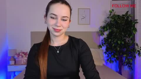 little_siin online show from May 18, 2026, 9:20 pm