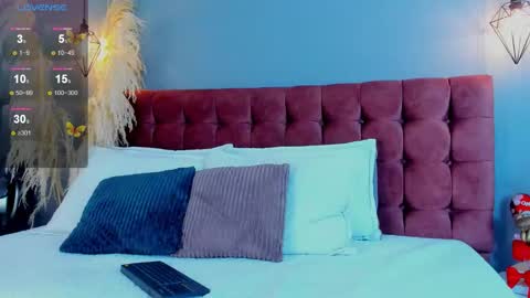 Snapshot of little_tania_ chatting on February 16, 2026, 12:12 pm Tania online show from February 16, 2026, 12:12 pm