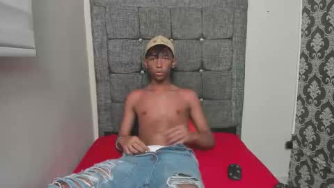 Snapshot of little_twink19x chatting on February 24, 2026, 7:34 pm JESSAR online show from February 24, 2026, 7:34 pm