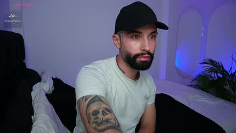 little_vannesaa online show from December 29, 2024, 2:38 am