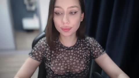 Snapshot of little_witch_777 chatting on January 30, 2025, 8:32 am Alice online show from January 30, 2025, 8:32 am