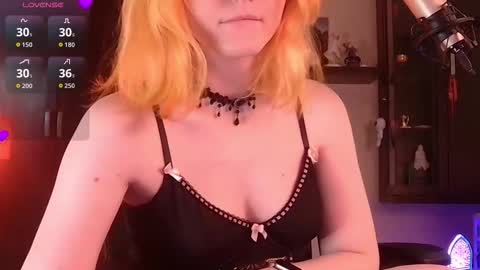 Snapshot of little_witch_sofia chatting on October 19, 2025, 7:47 pm Sofia online show from October 19, 2025, 7:47 pm