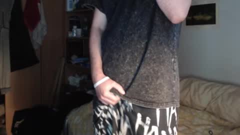 Snapshot of littlealien7 chatting on October 16, 2025, 9:27 pm littlealien7 online show from October 16, 2025, 9:27 pm