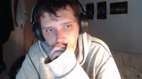 Snapshot of littlealien7 chatting on October 21, 2025, 12:22 am littlealien7 online show from October 21, 2025, 12:22 am