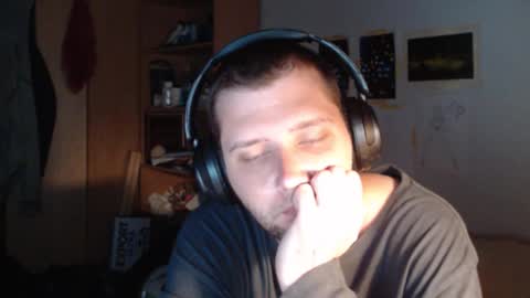 Snapshot of littlealien7 chatting on November 13, 2025, 6:56 am littlealien7 online show from November 13, 2025, 6:56 am