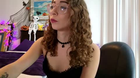 littledeathtrap online show from October 1, 2025, 7:09 pm