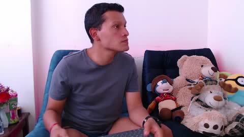 Snapshot of littledicklatin chatting on April 30, 2026, 8:26 pm Manu online show from April 30, 2026, 8:26 pm