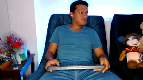 Snapshot of littledicklatin chatting on July 6, 2026, 3:14 am Manu online show from July 6, 2026, 3:14 am