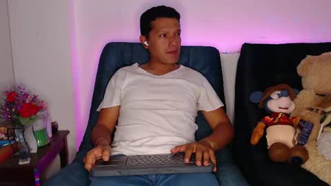 Snapshot of littledicklatin chatting on July 8, 2026, 3:00 am Manu online show from July 8, 2026, 3:00 am