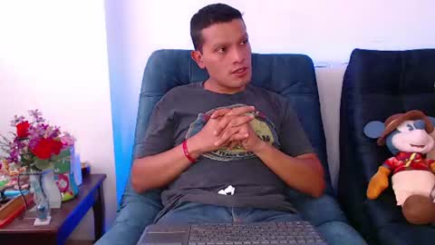 Snapshot of littledicklatin chatting on July 26, 2026, 10:27 pm Manu online show from July 26, 2026, 10:27 pm
