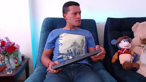 Snapshot of littledicklatin chatting on July 27, 2026, 8:16 pm Manu online show from July 27, 2026, 8:16 pm