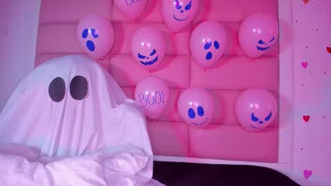 Snapshot of littlee_emma_ chatting on October 12, 2025, 3:16 am littlee_emma_ online show from October 12, 2025, 3:16 am