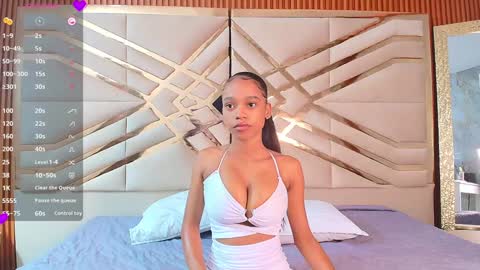 Tania  online show from February 3, 2025, 8:03 pm