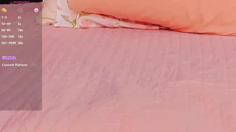 Tania  online show from September 29, 2025, 8:02 pm