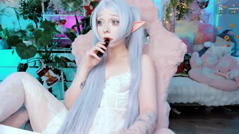 Riza Riri Puff  online show from January 4, 2025, 7:13 am